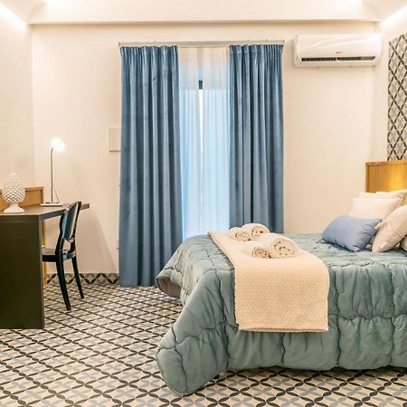 Community Rooms & Wine Фавара Экстерьер фото