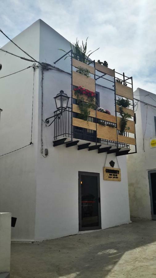 Community Rooms & Wine Фавара Экстерьер фото