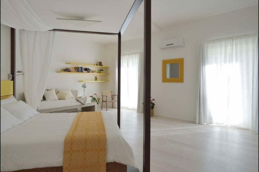 Community Rooms & Wine Фавара Экстерьер фото